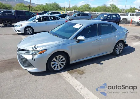 2018 Toyota Camry Le из США, поврежденный, VIN 4T1B11HK9JU085167